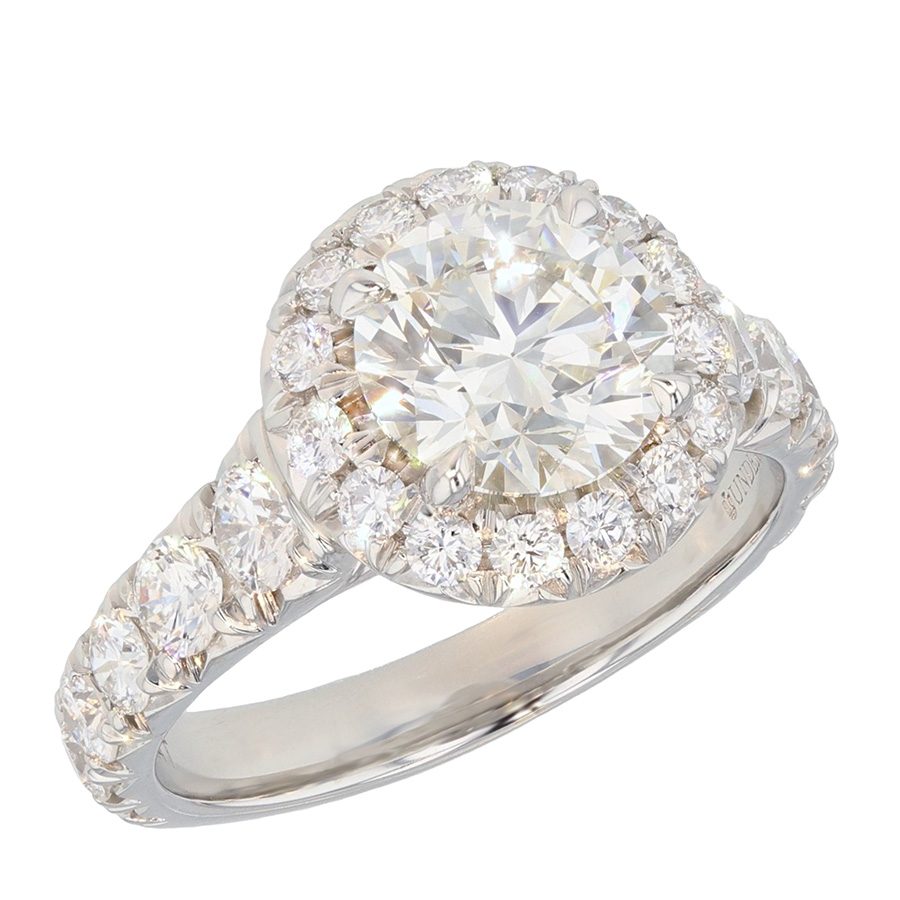 Round Diamond Halo Ring in Platinum