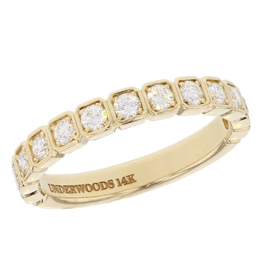 Round Diamonds in Yellow Gold Band