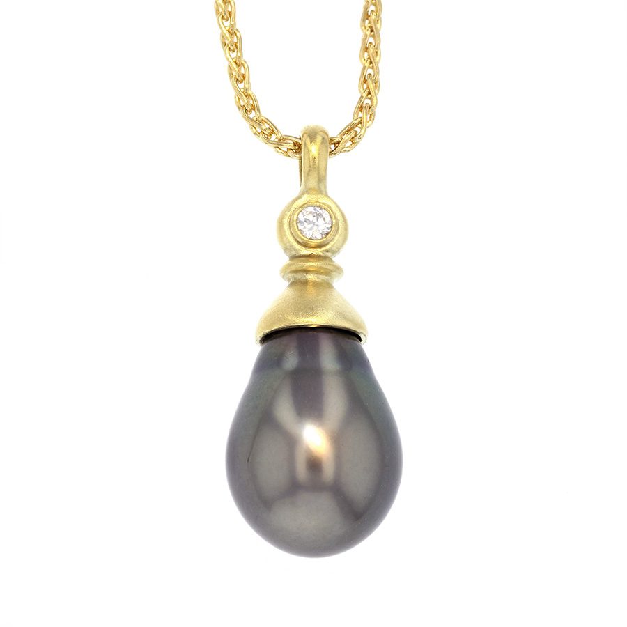 Yellow Gold and Tahitian Pearl Necklace