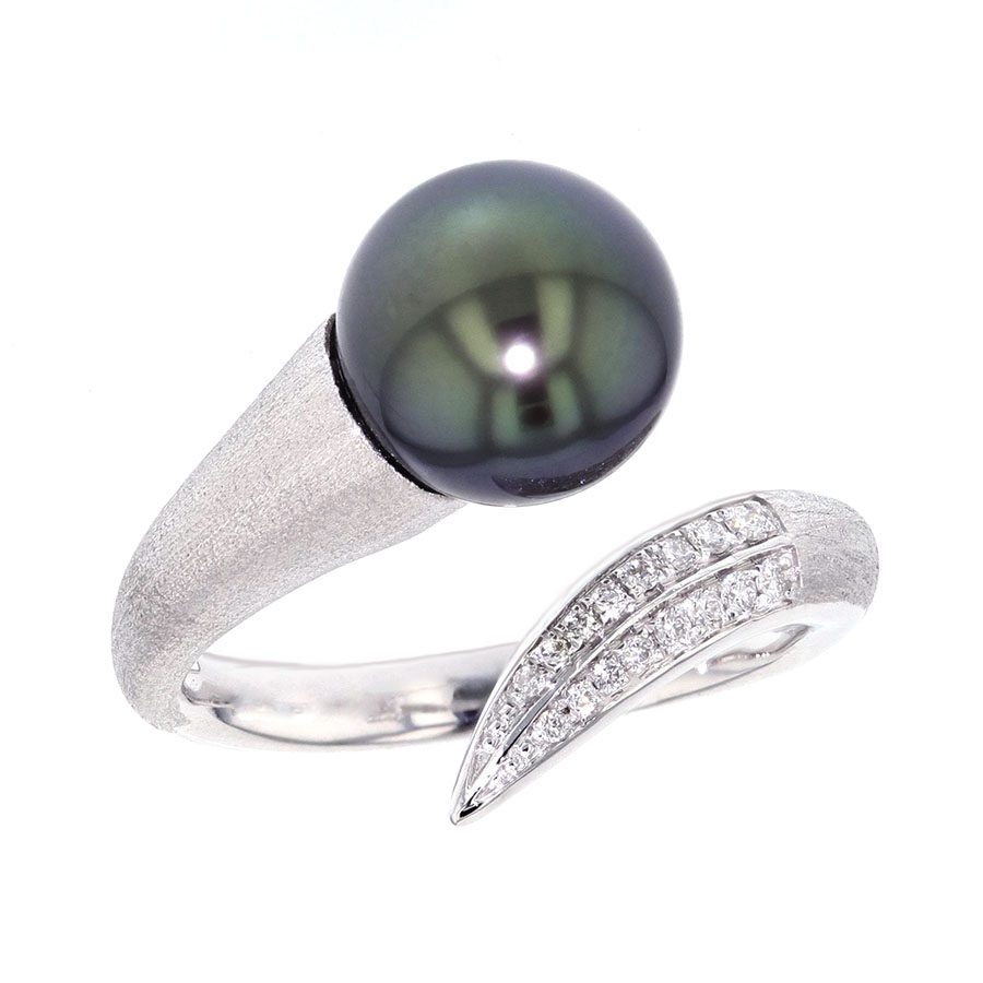 White Gold and Tahitian Pearl Ring
